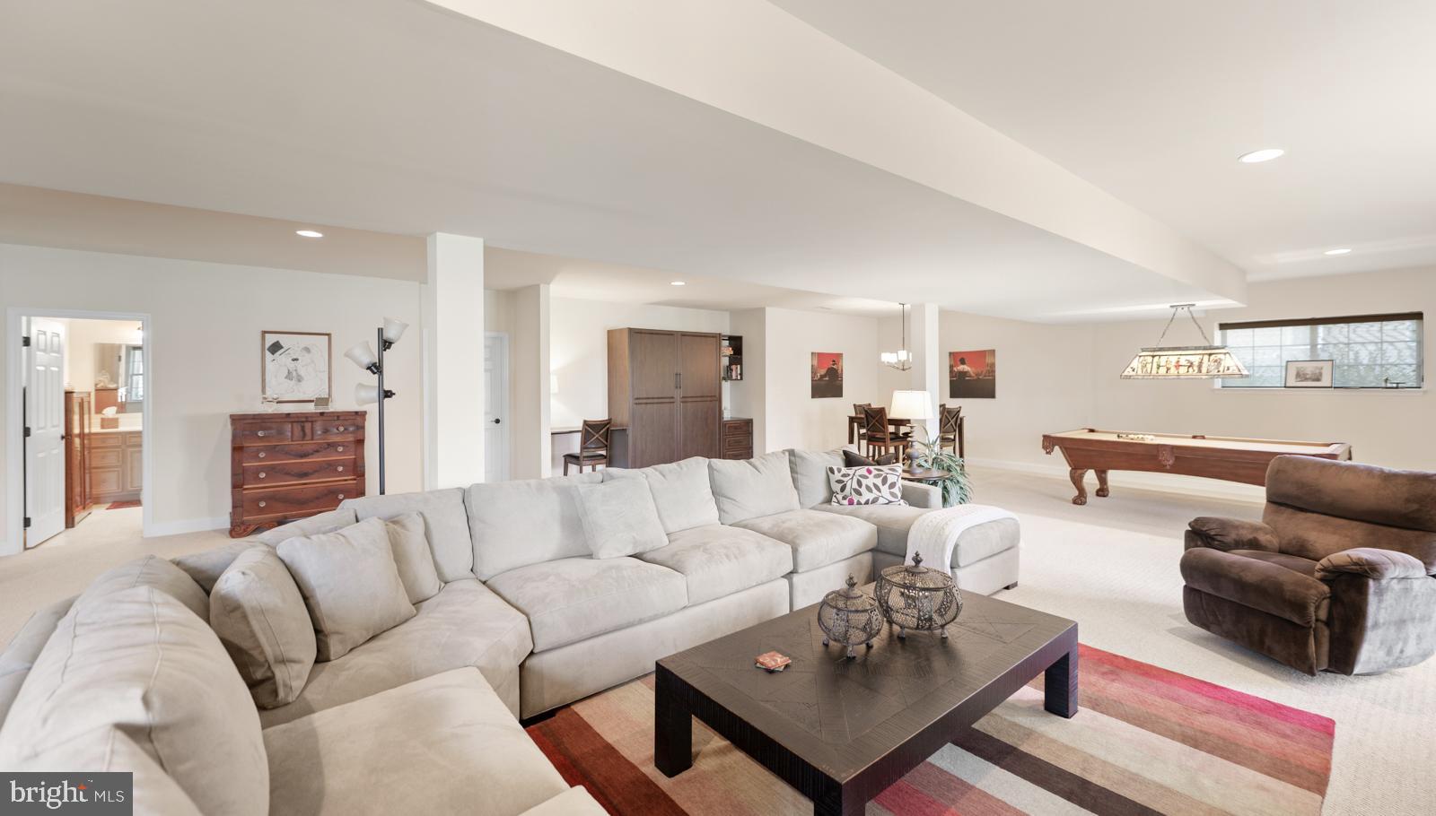 WOODS EDGE - Residential