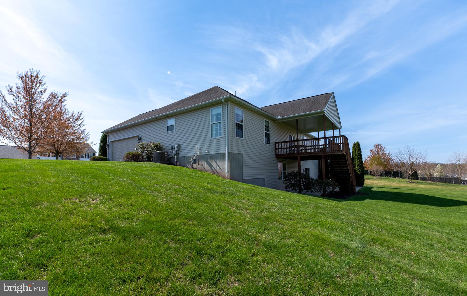 WOODS EDGE - Residential