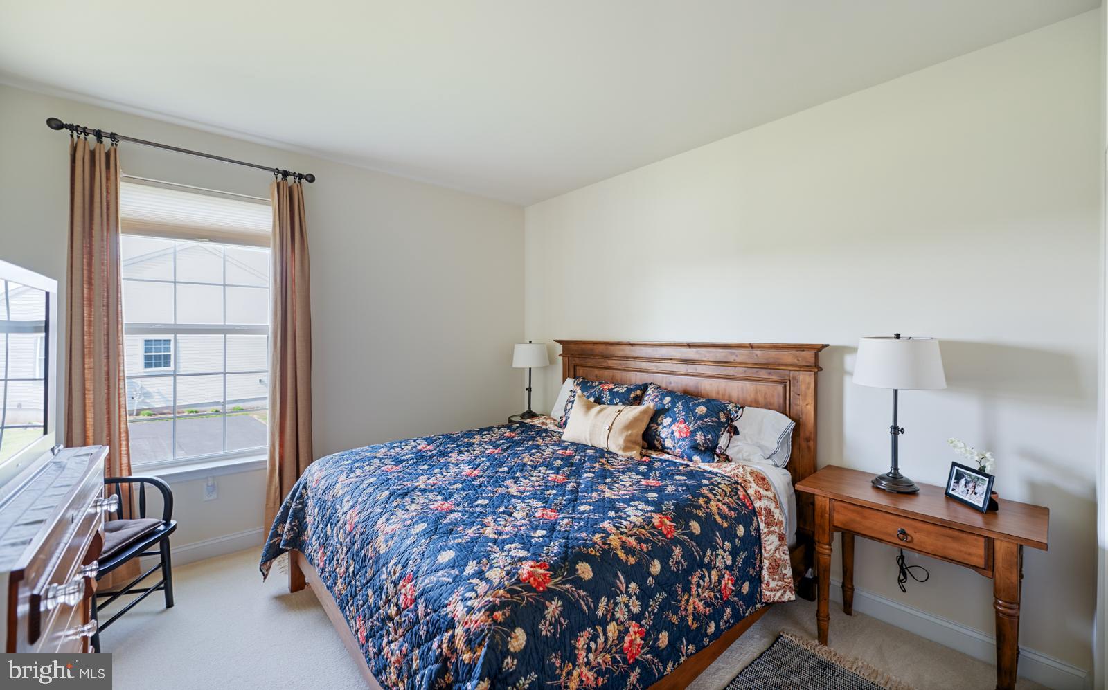 WOODS EDGE - Residential