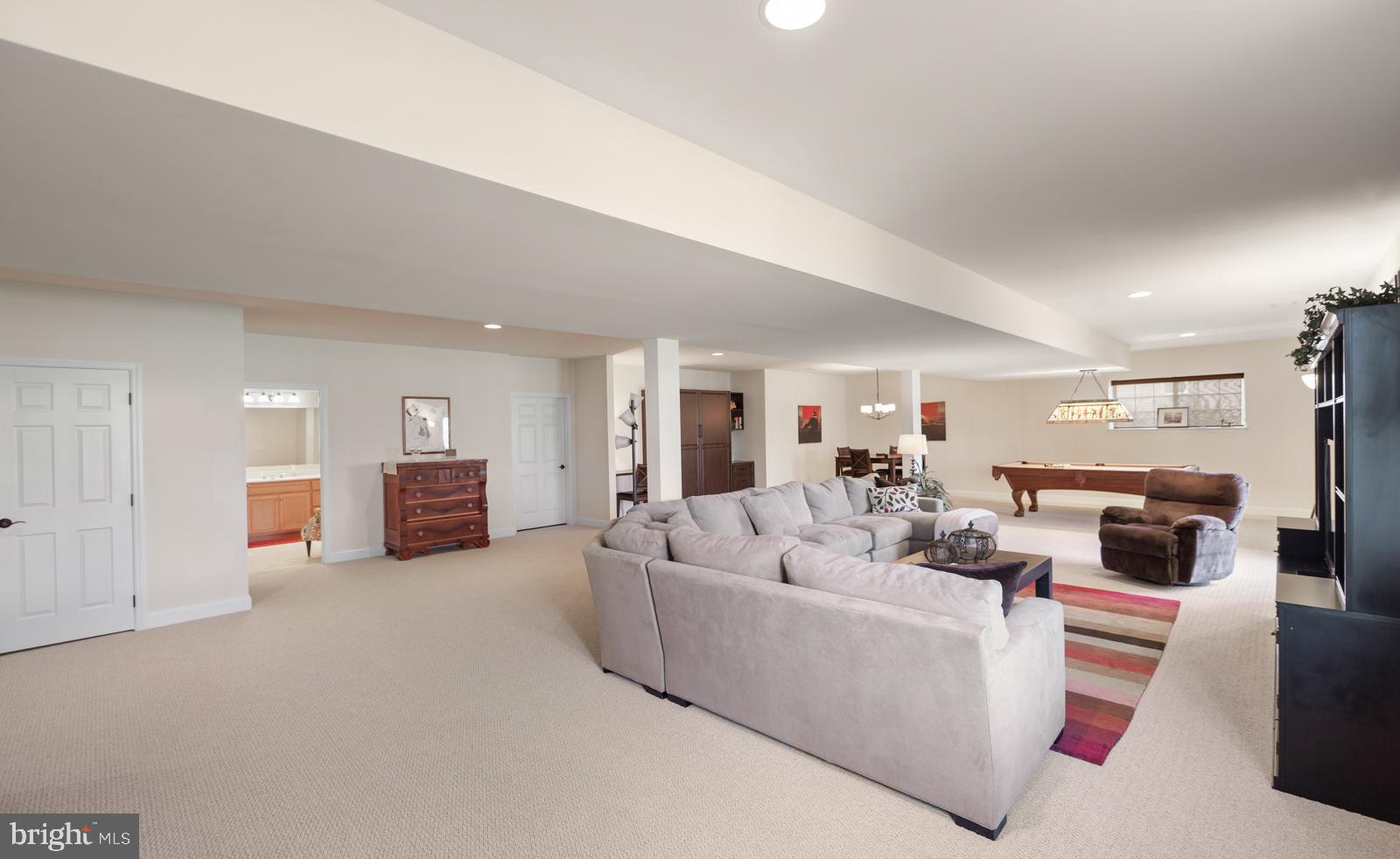 WOODS EDGE - Residential