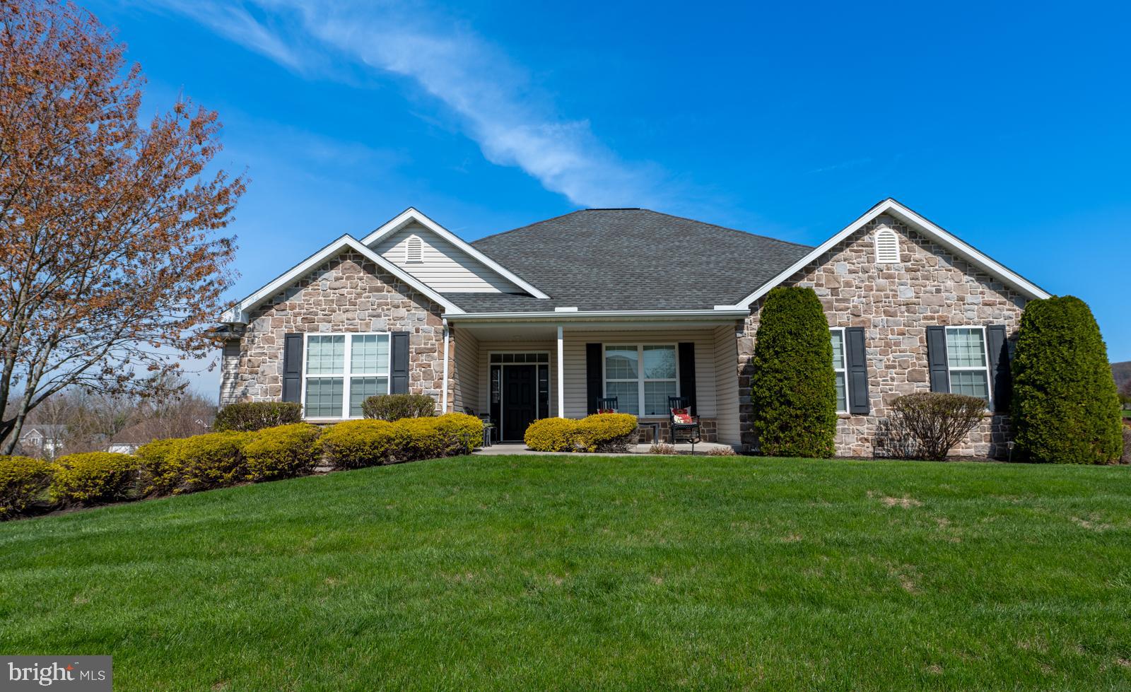 WOODS EDGE - Residential