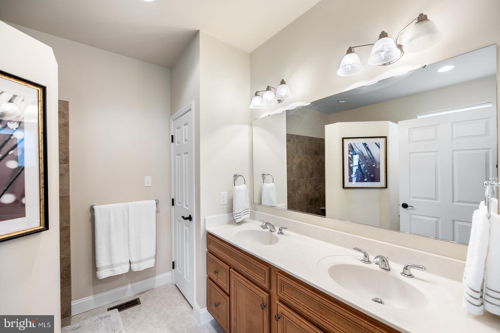 WOODS EDGE - Residential