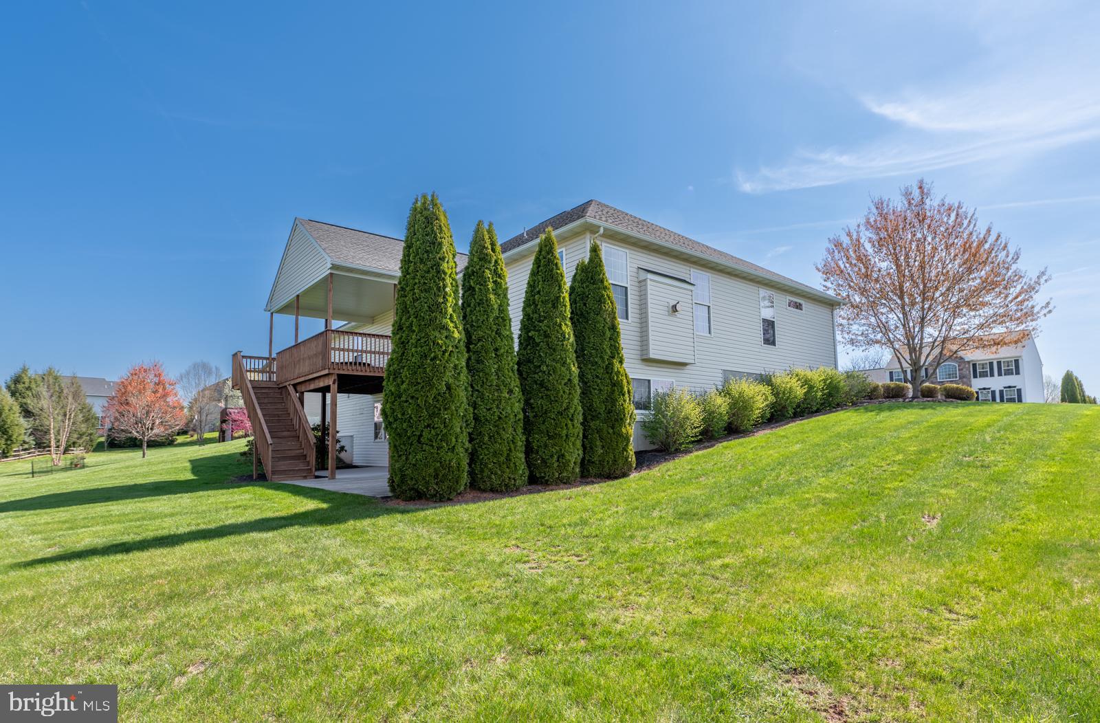 WOODS EDGE - Residential