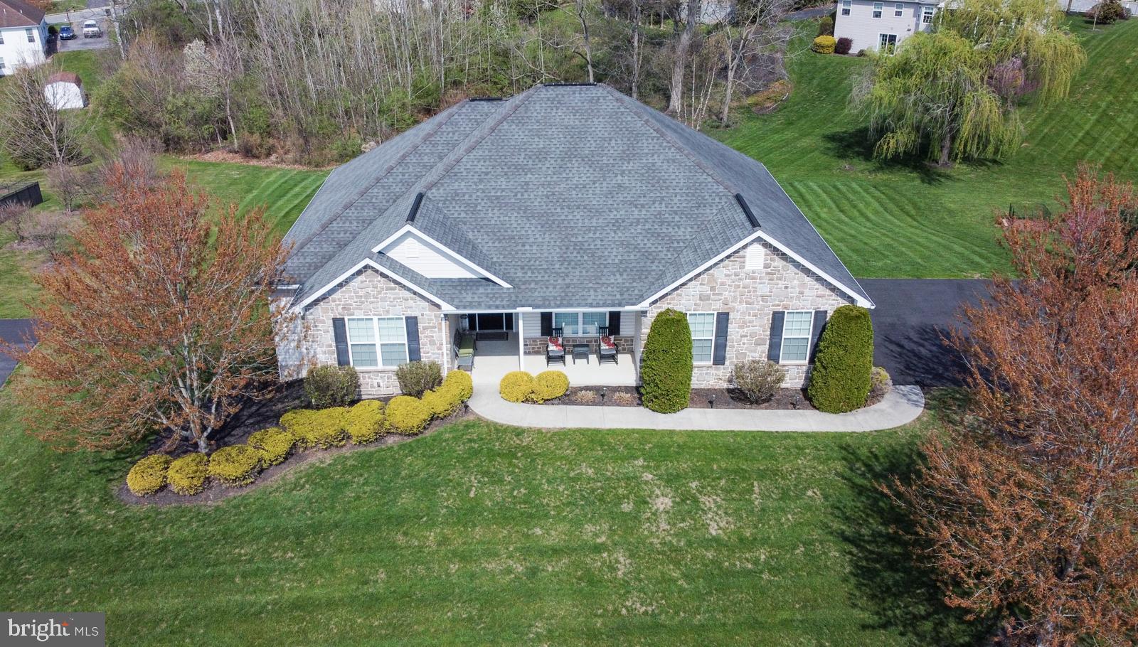 WOODS EDGE - Residential