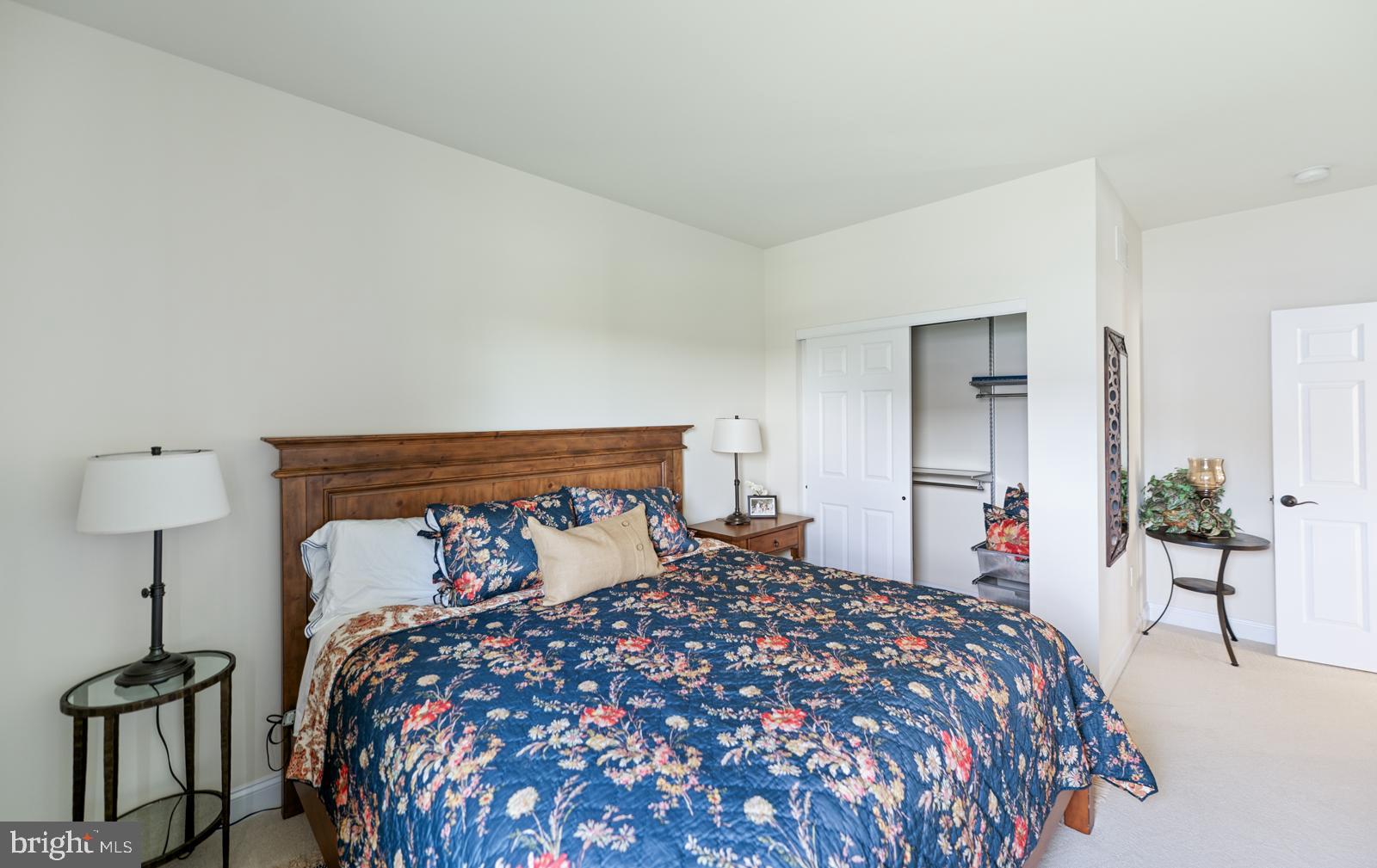 WOODS EDGE - Residential