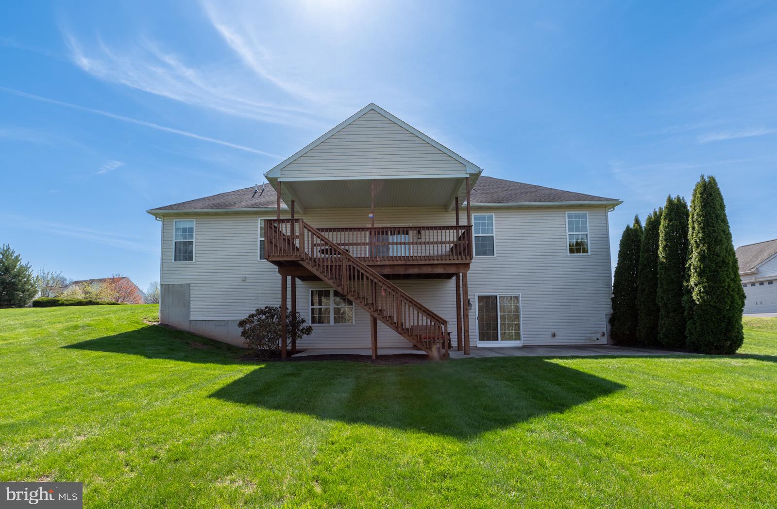 WOODS EDGE - Residential