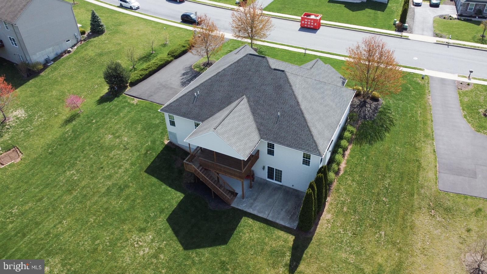 WOODS EDGE - Residential