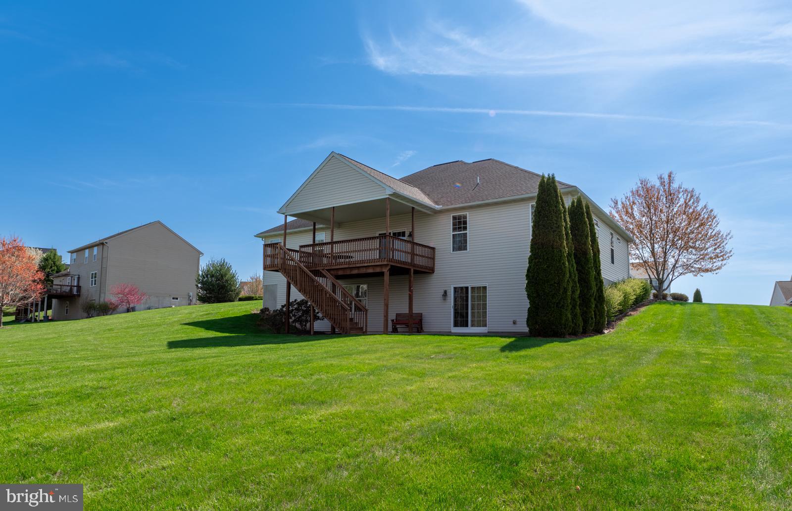 WOODS EDGE - Residential