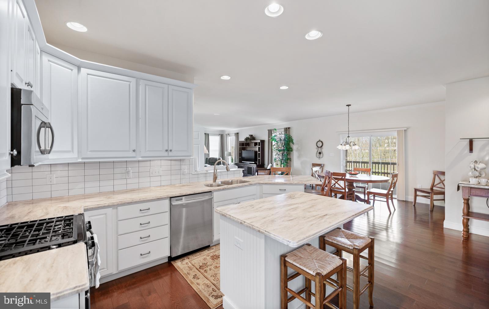 WOODS EDGE - Residential