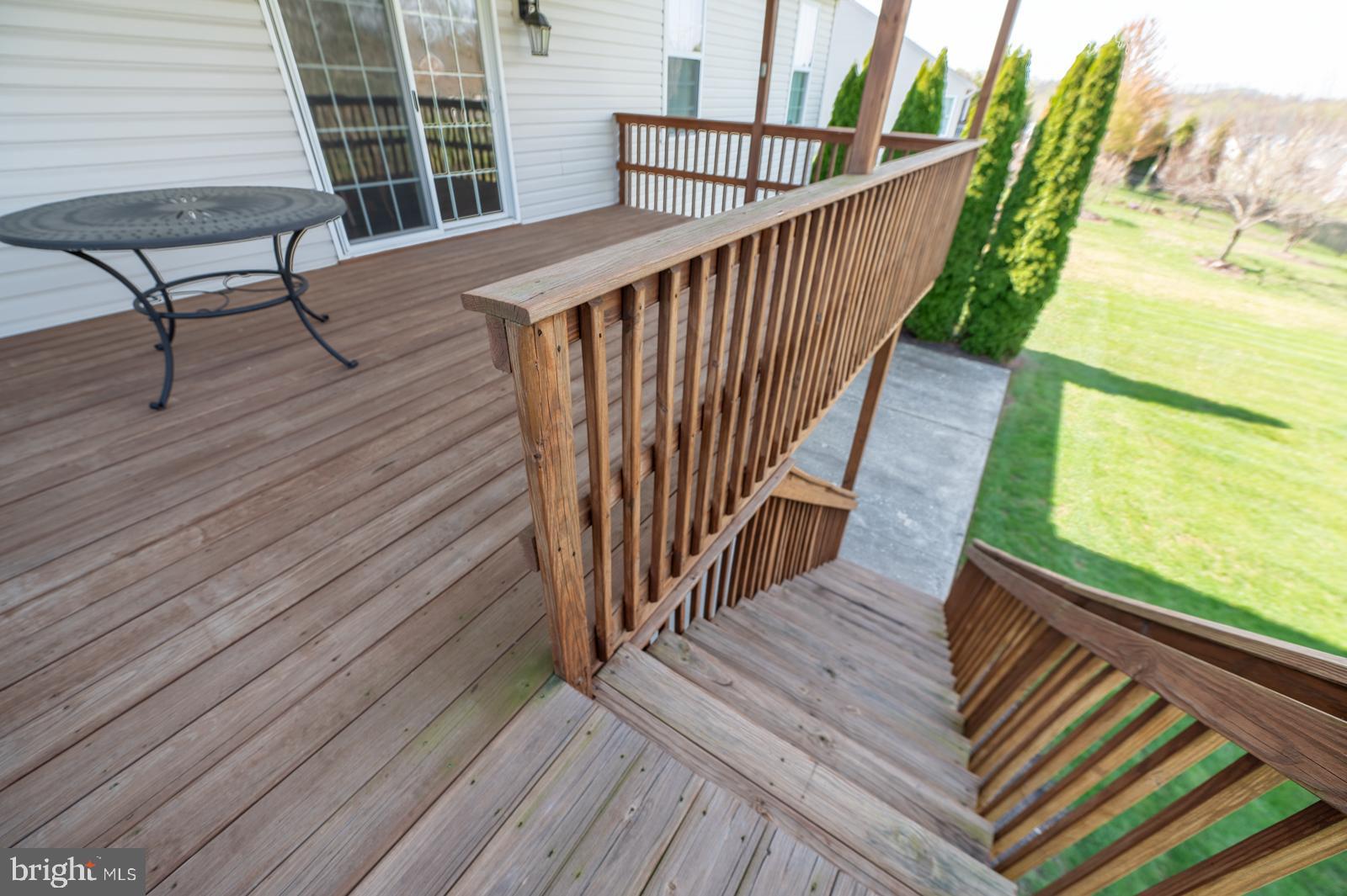 WOODS EDGE - Residential