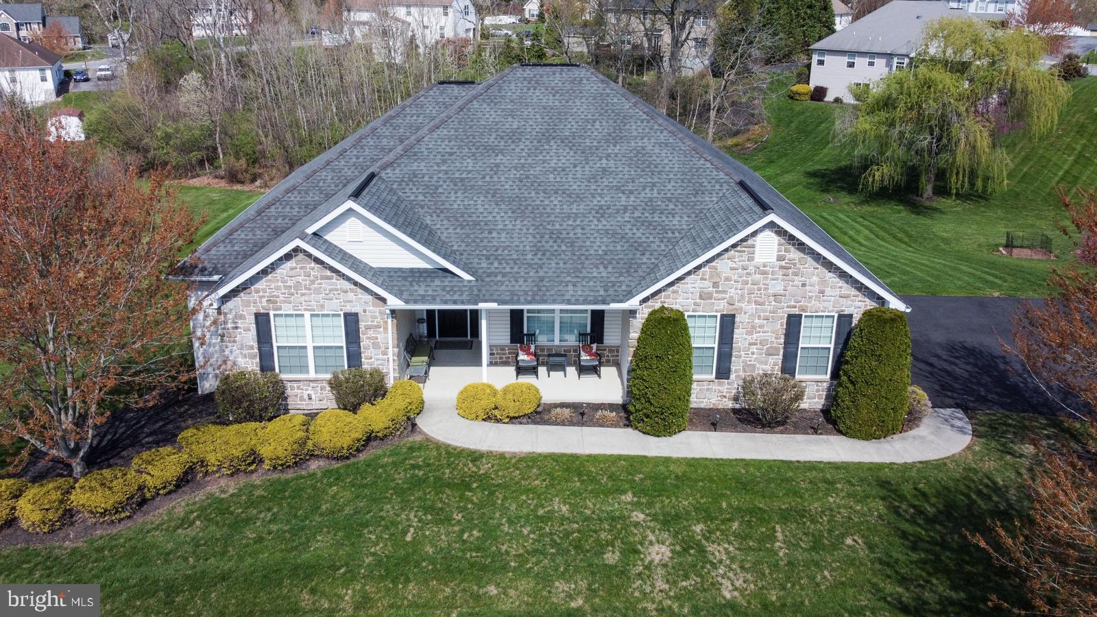 WOODS EDGE - Residential