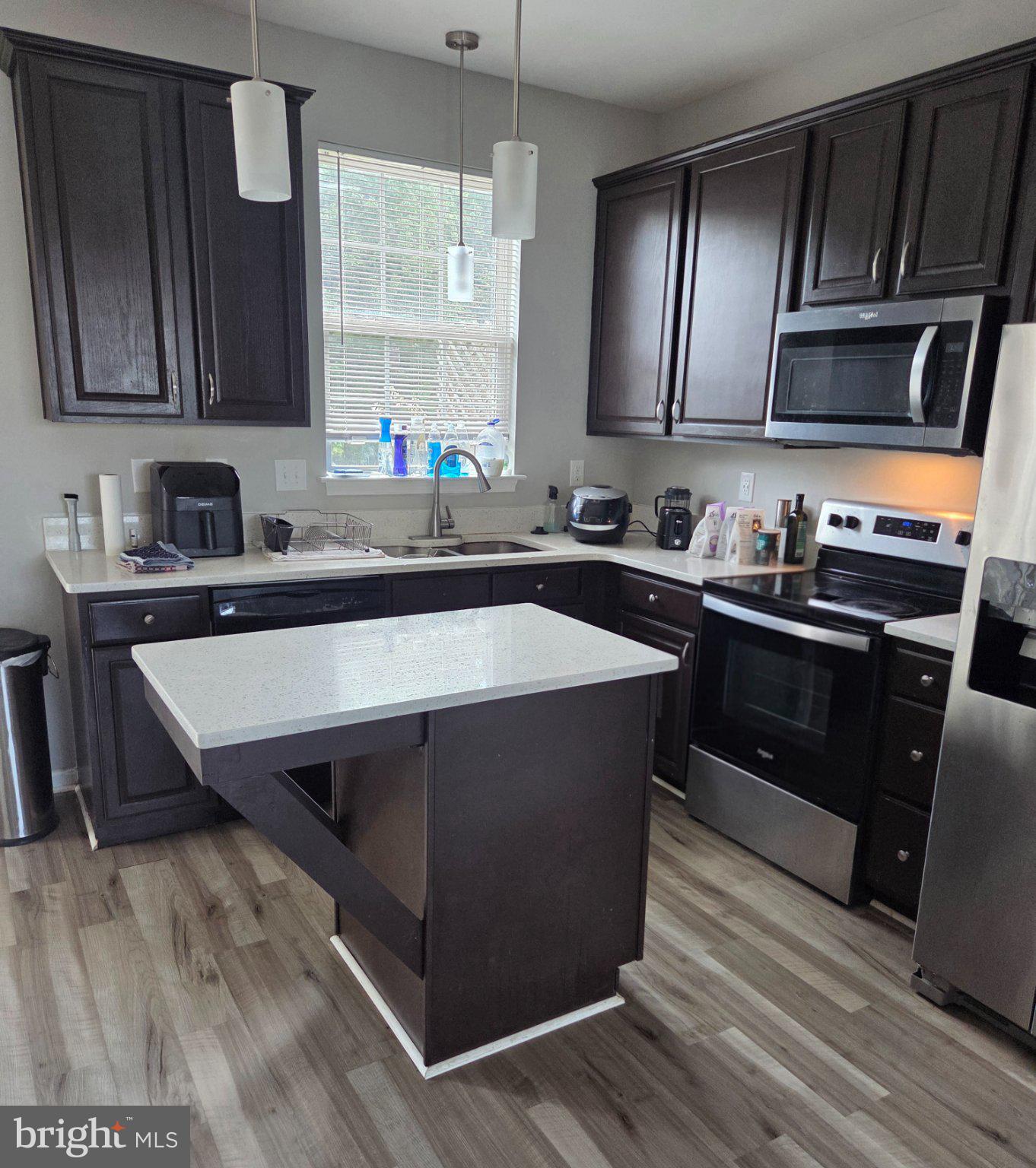 3711 ARMORY LANE 3711