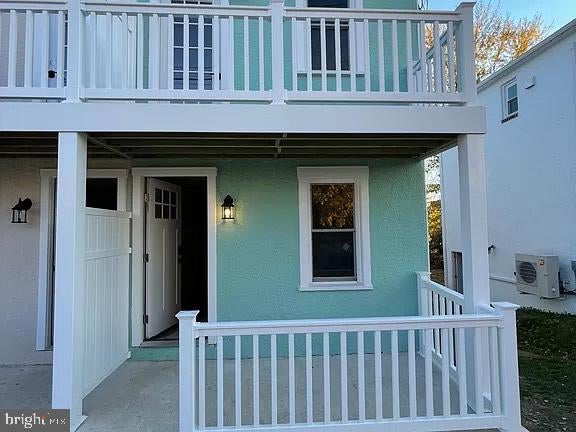 114 E CEDAR STREET