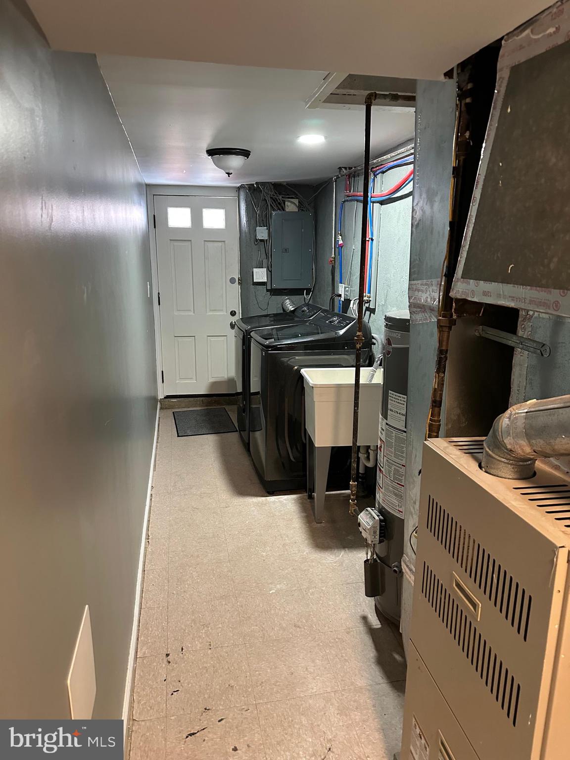 LAWNCREST - Residential