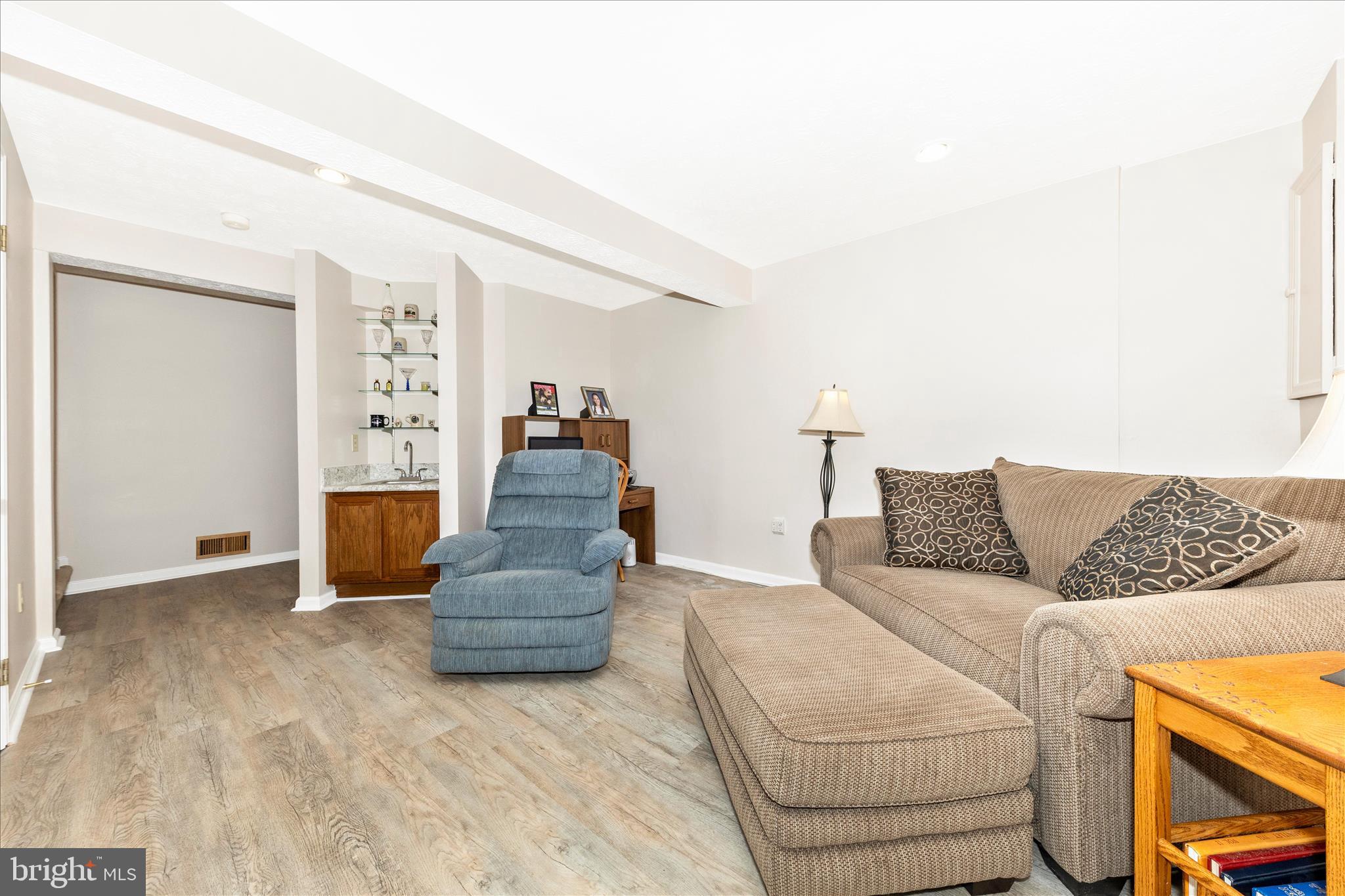 GUNNERS LAKE VILLAGE - Residential