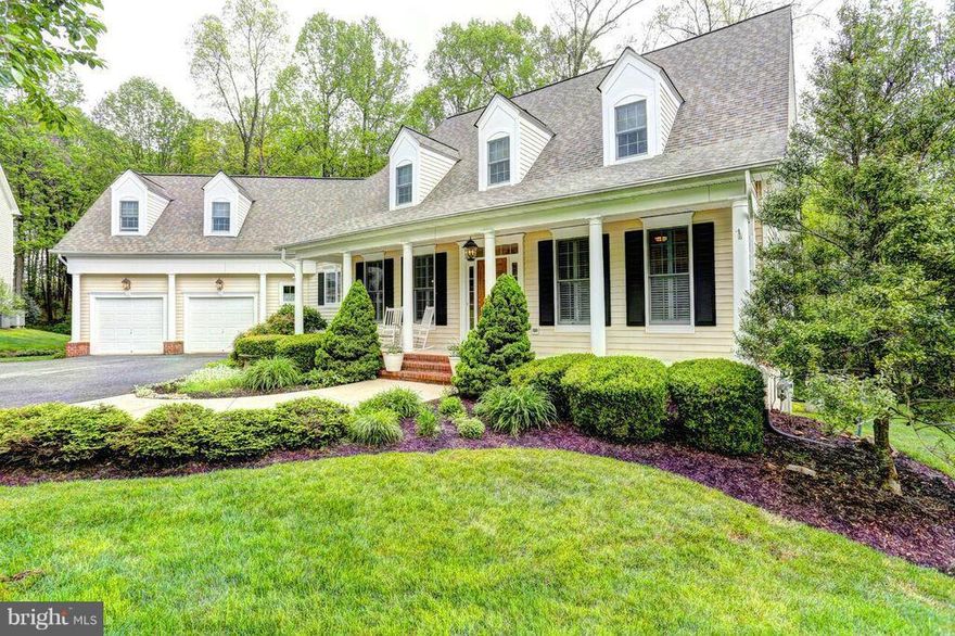 Custom Built By Southern Living Builder James Selfridge & designed by owner herself, this home is unique throughout w/nearly 5500sf! Features main lvl master ste, 2 lvl lvng room, built ins, crown molding, dual staircase, beautiful screened in porch that leads out to deck for outdoor fun! Fabulous Bsmnt Wet Bar, fmly room w/surround sound, office, bedroom, homework station...1+ acre...2 zone hvac!