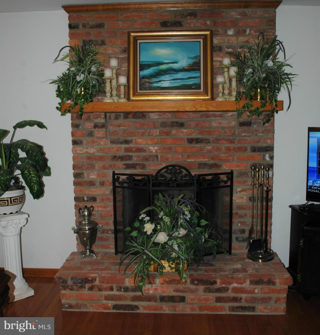 SUMMITT HILL - Residential