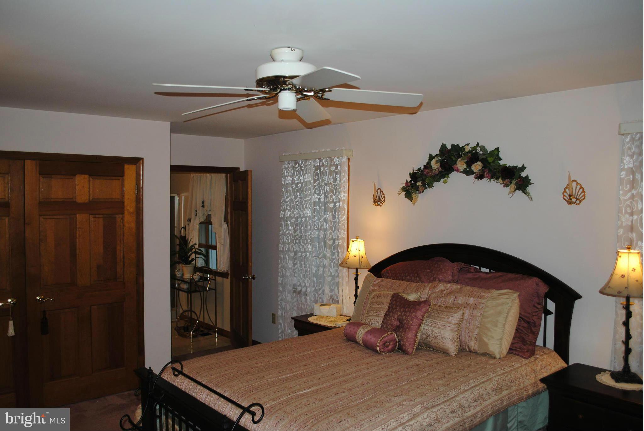 SUMMITT HILL - Residential