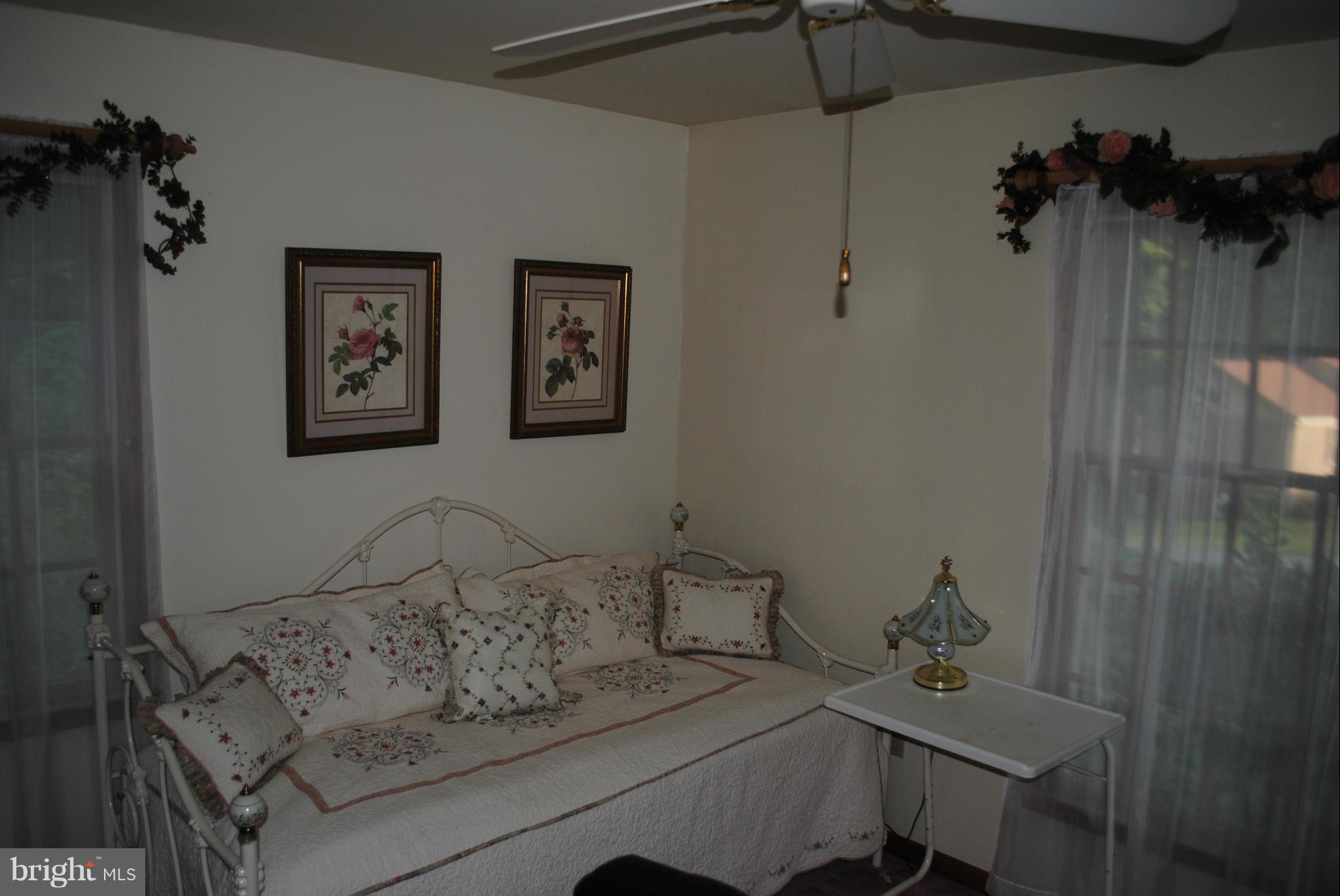 SUMMITT HILL - Residential