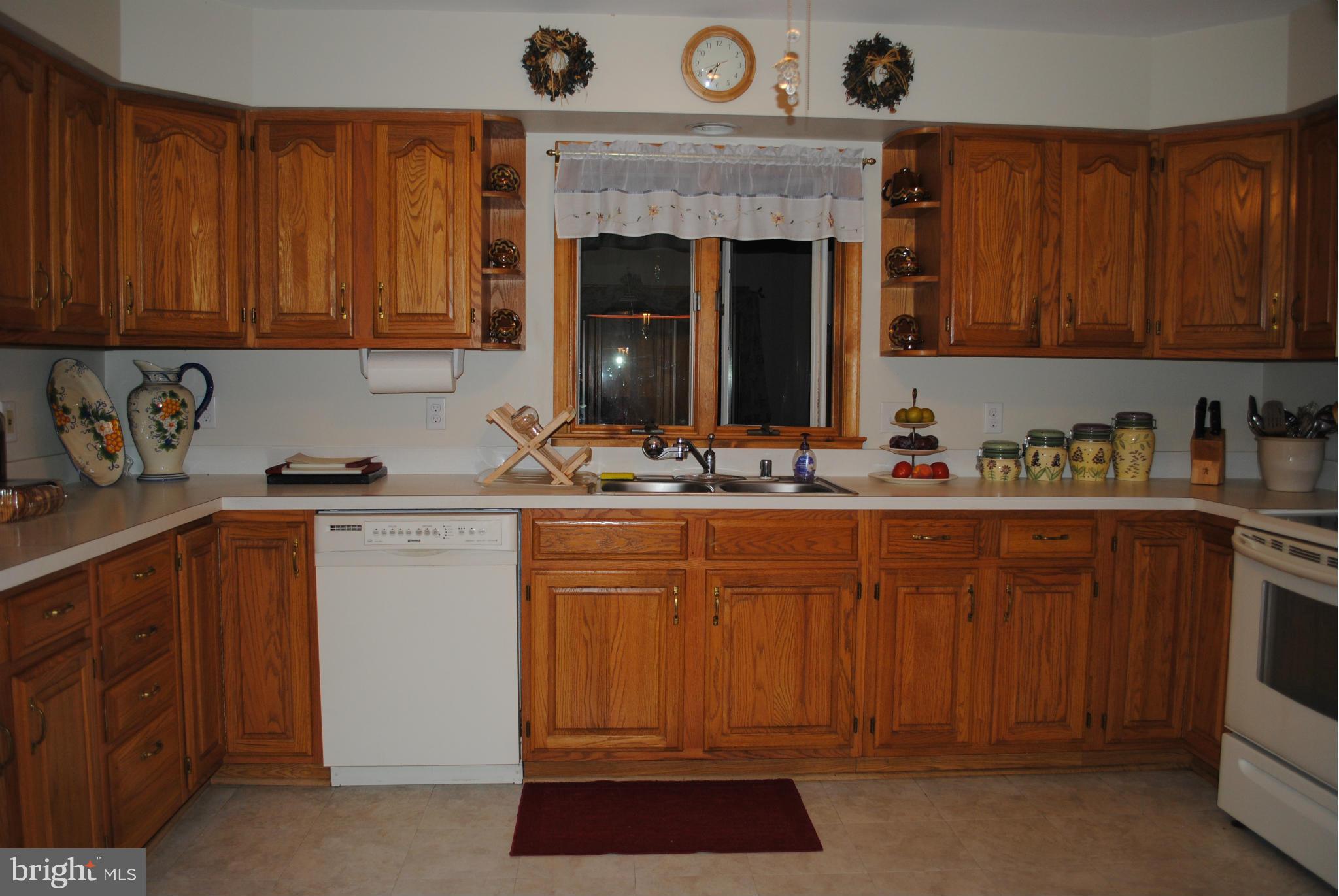 SUMMITT HILL - Residential