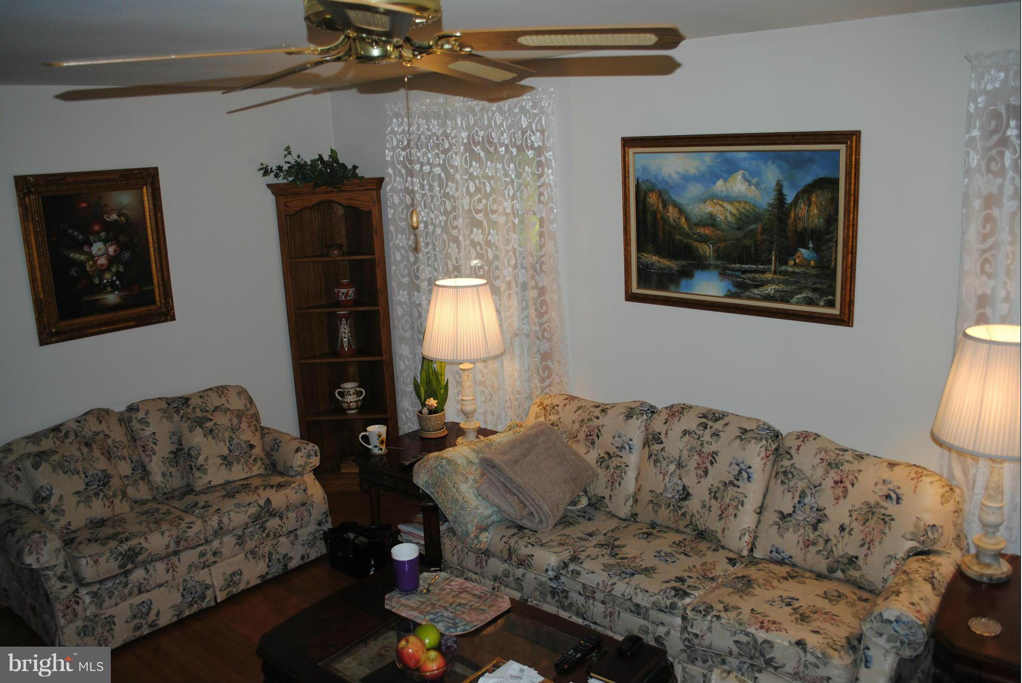 SUMMITT HILL - Residential