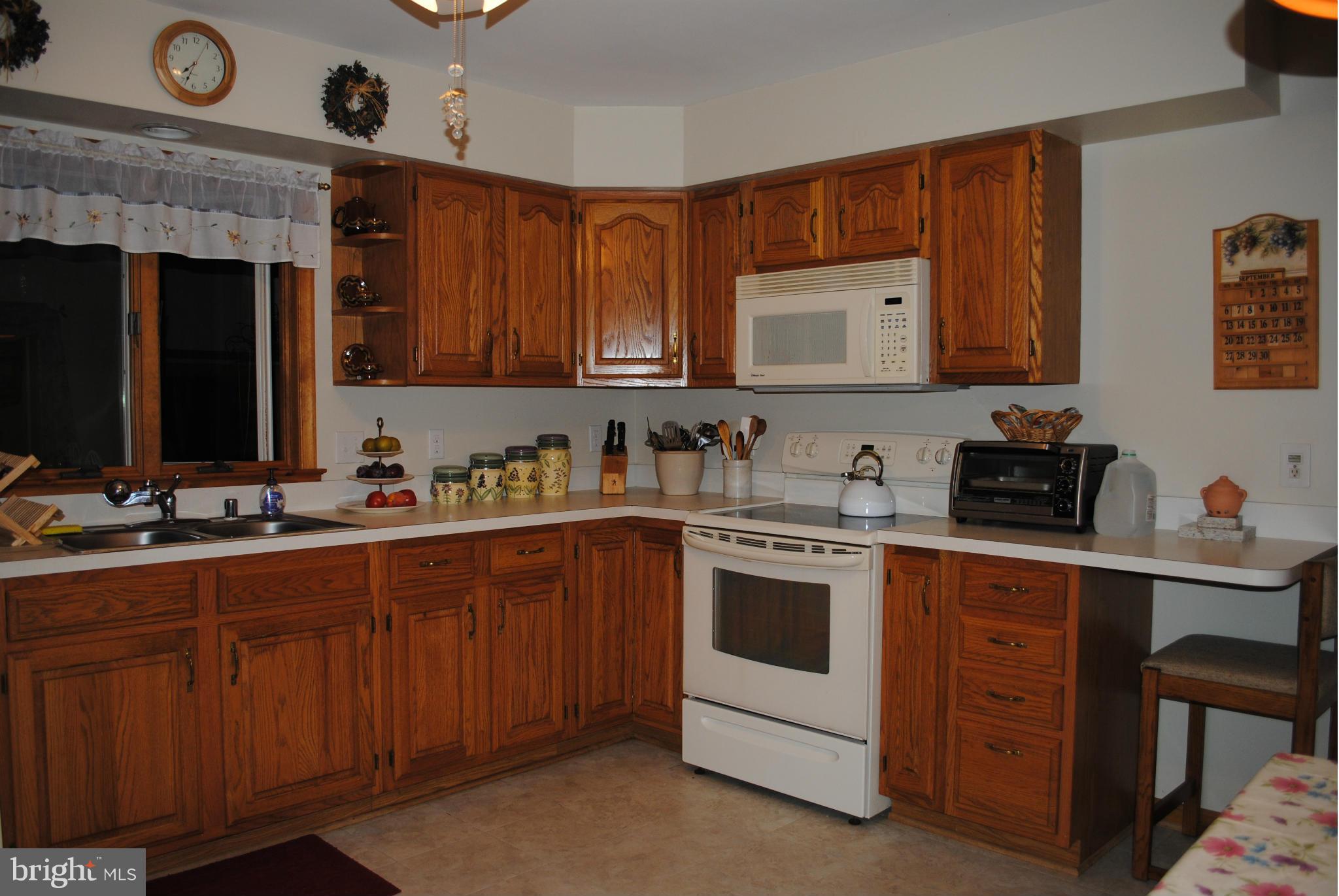 SUMMITT HILL - Residential