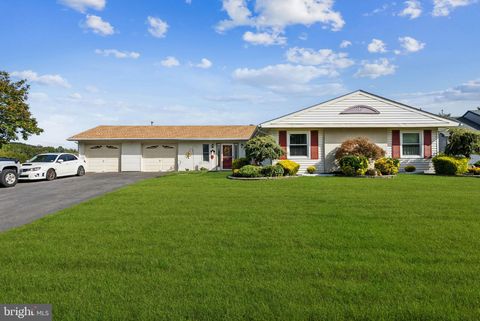 Photo of 2 Evergreen Court, WILLINGBORO, NJ 08046 (MLS # NJBL2096680)