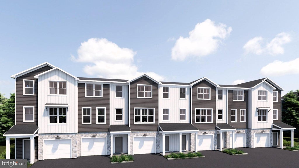 Photo of 18 E Kestrel Drive, DENVER, PA 17517 (MLS # PALA2096474)
