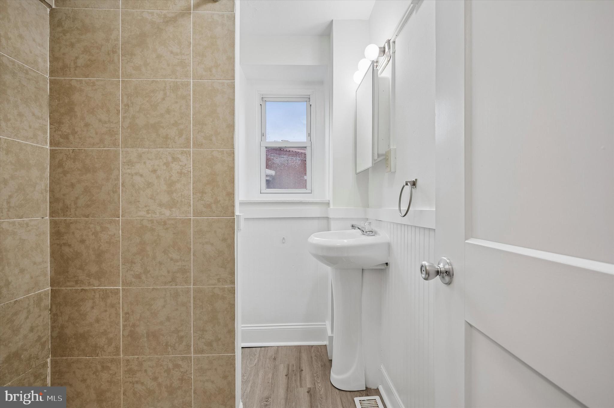 ROXBOROUGH - Residential