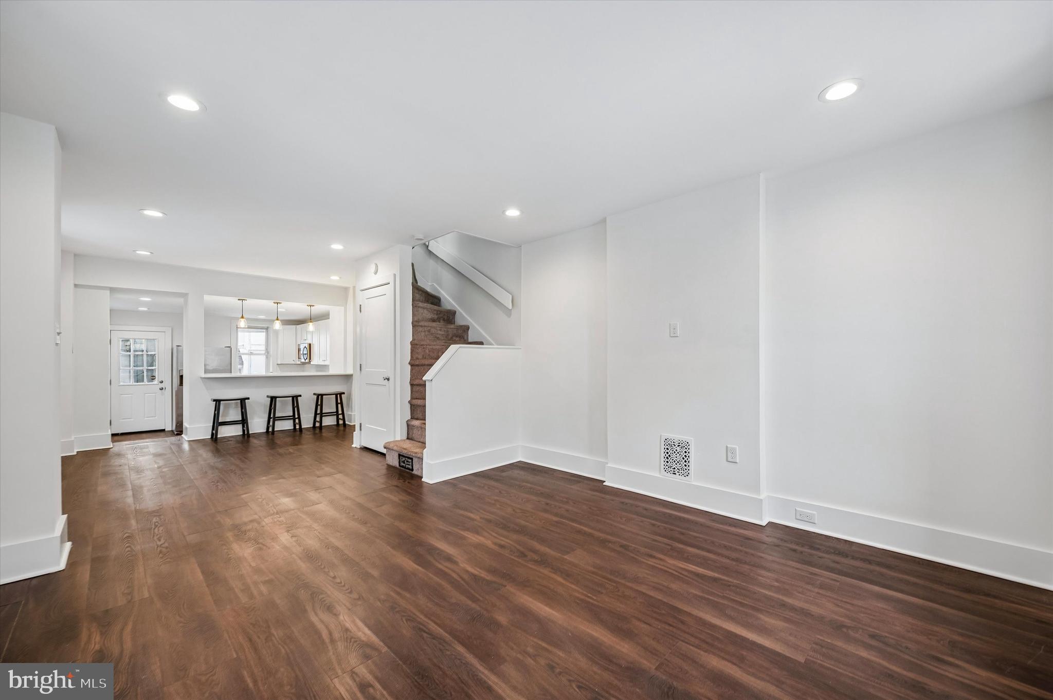 ROXBOROUGH - Residential