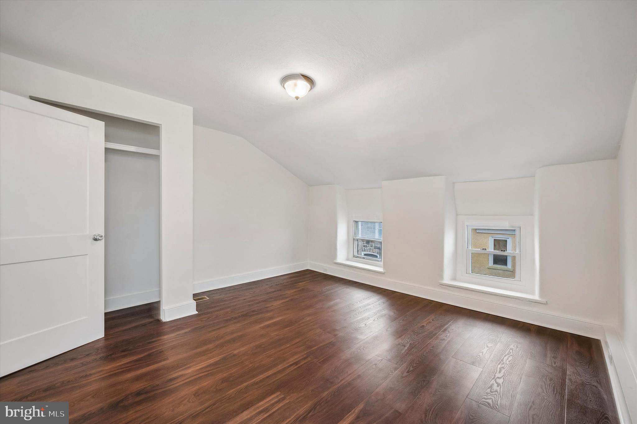 ROXBOROUGH - Residential