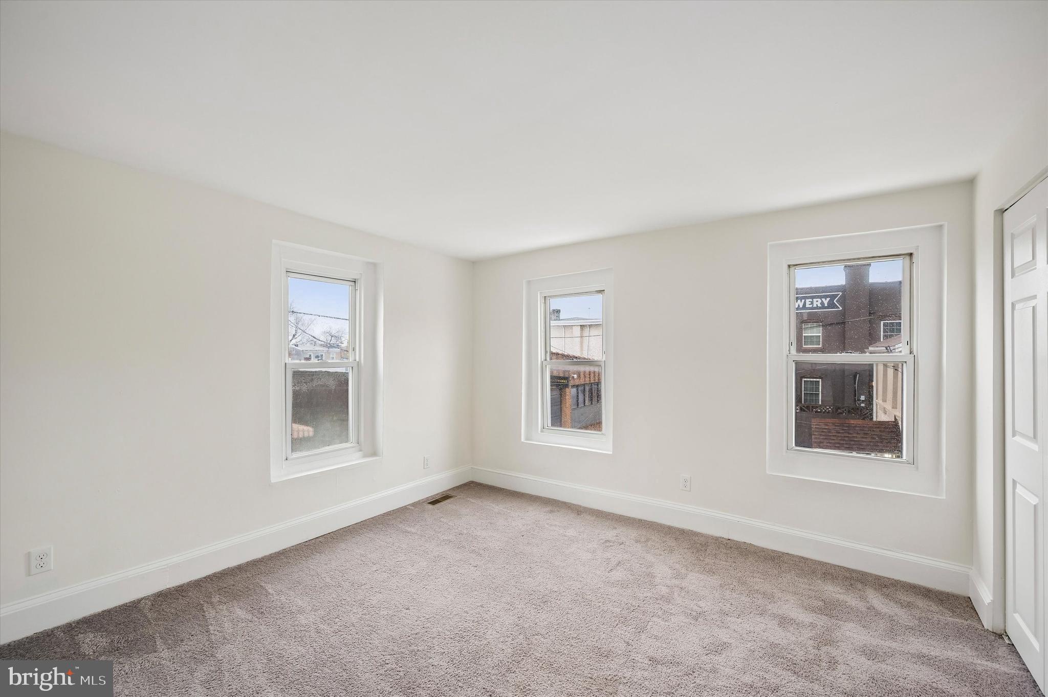 ROXBOROUGH - Residential