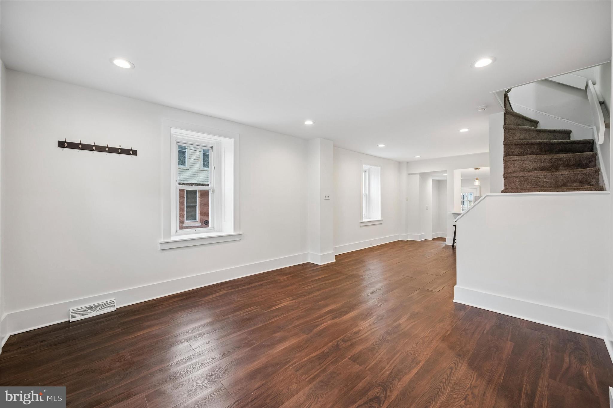 ROXBOROUGH - Residential