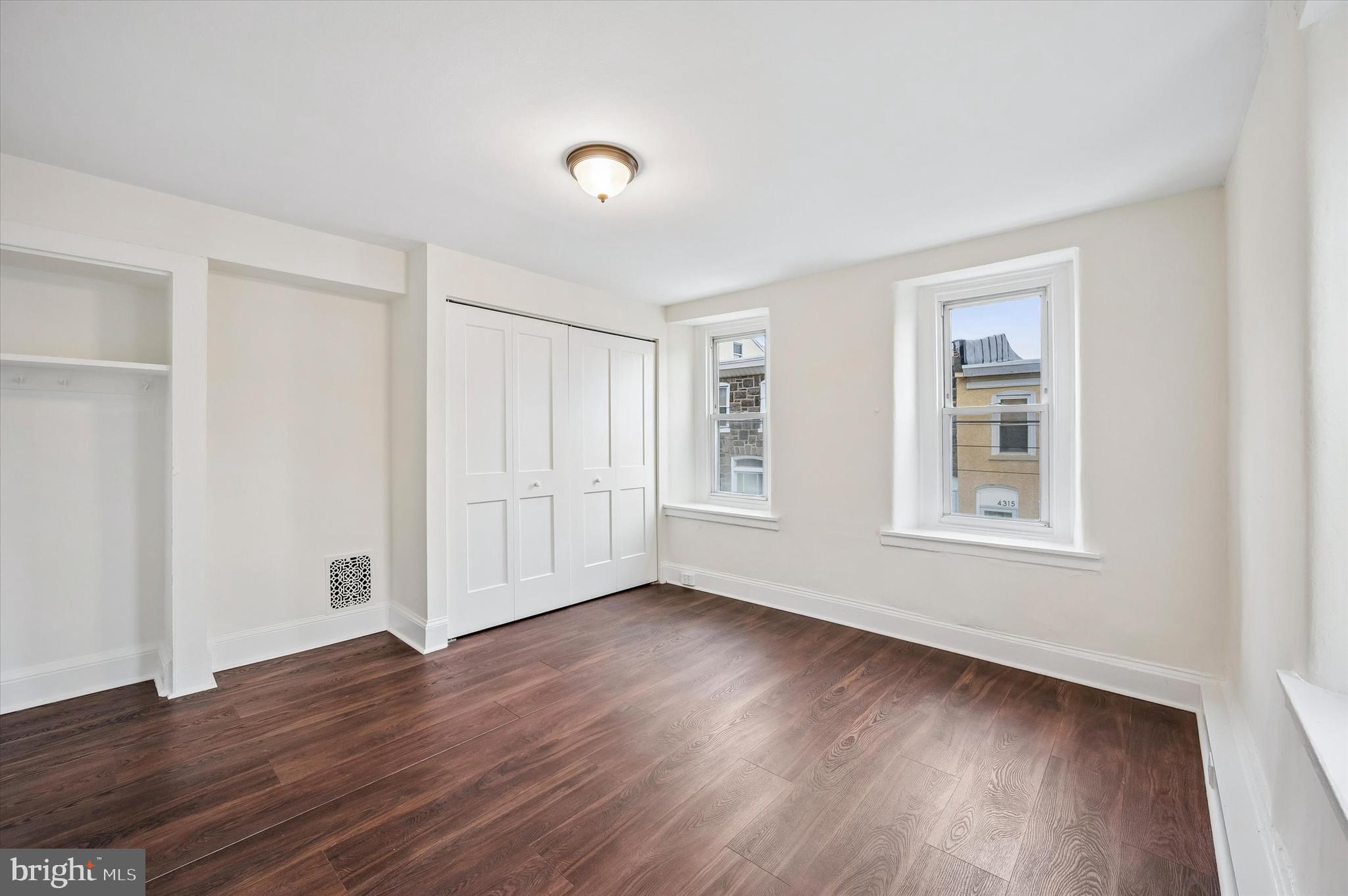 ROXBOROUGH - Residential