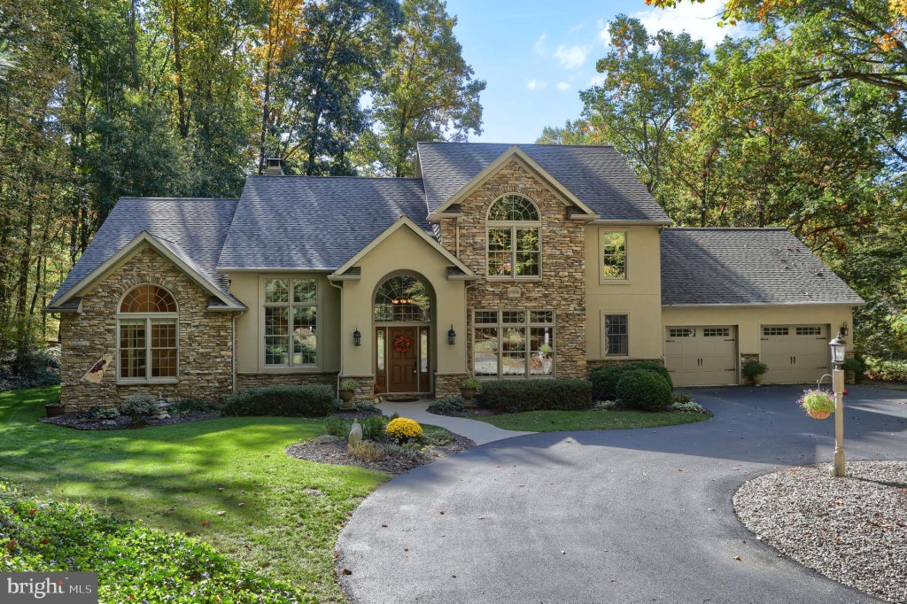 Photo of 102 Spring Hill Lane, LEBANON, PA 17042 (MLS # PALN2029026)