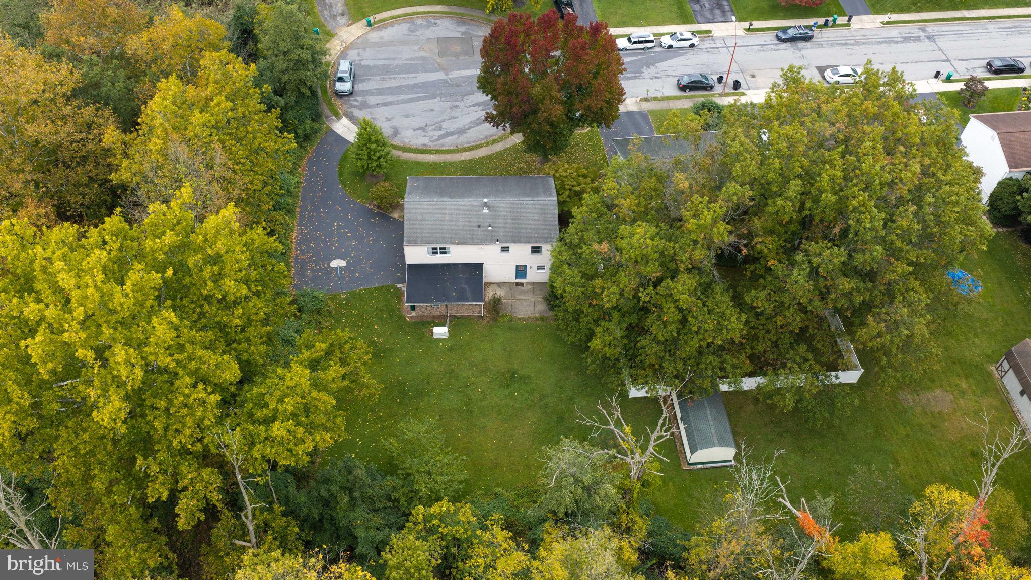 1376 WOODCREST DRIVE