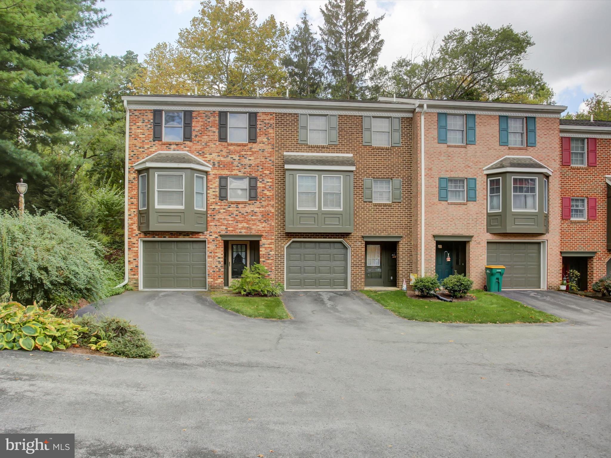 Sweet & Well Maintained 3 - Level, End Unit Condo with Trendy, Stylish Layout. Recently painted Exterior and Amazing Outdoor Space that offers Large Back and Side Yard Space(s). Main Level Entry with Front Porch, Foyer, Access to the Family Room, Laundry Room & Garage. Main Living Floor offers Living Room with Deck to Back Yard, connected Dining Room and Large Eat In Kitchen with all Appliances included and a Half Bath too. Two Full Baths, Primary has a Soaking Tub. This Unit is One NOT to Miss.