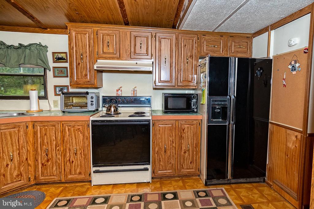 INDIAN COUNTRY - Residential