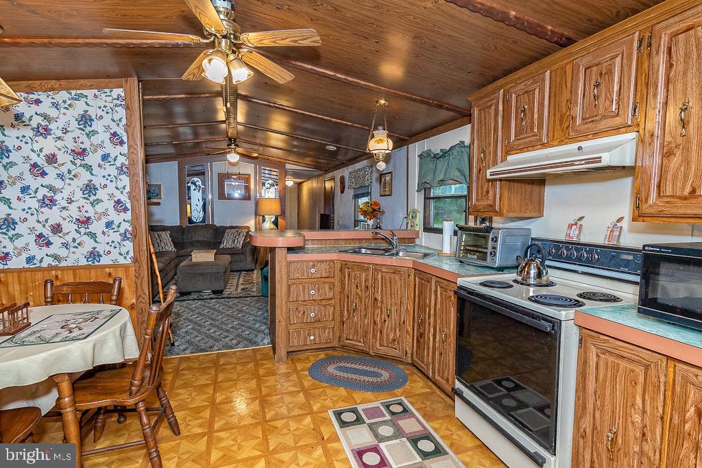 INDIAN COUNTRY - Residential