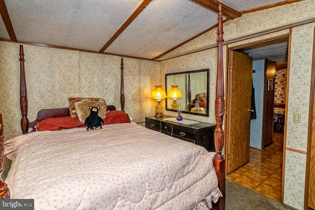 INDIAN COUNTRY - Residential