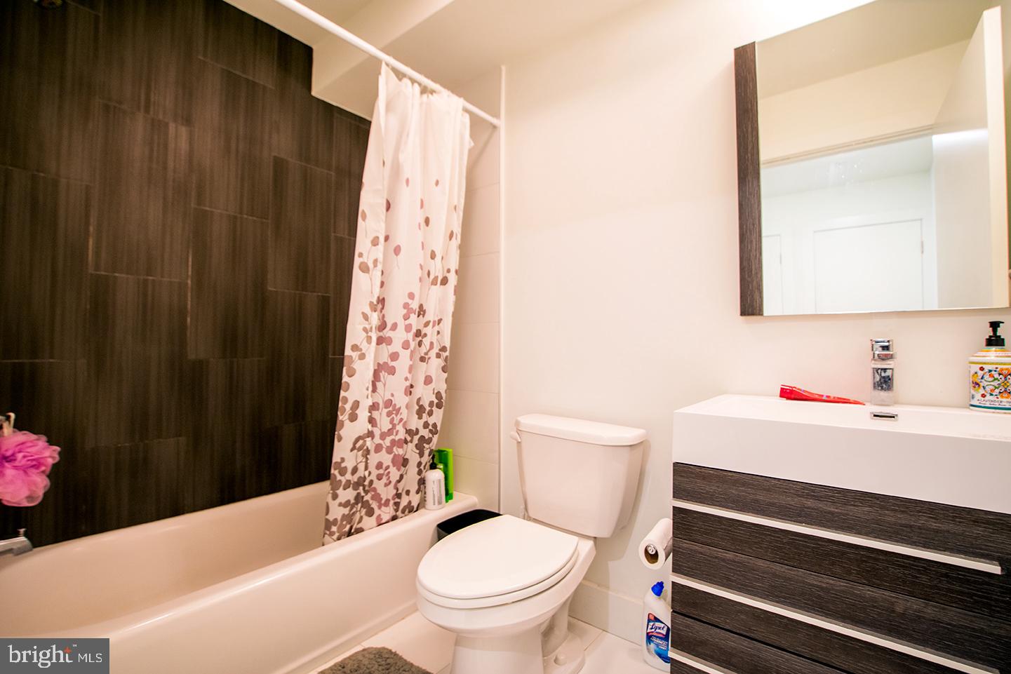 POINT BREEZE - Residential Lease