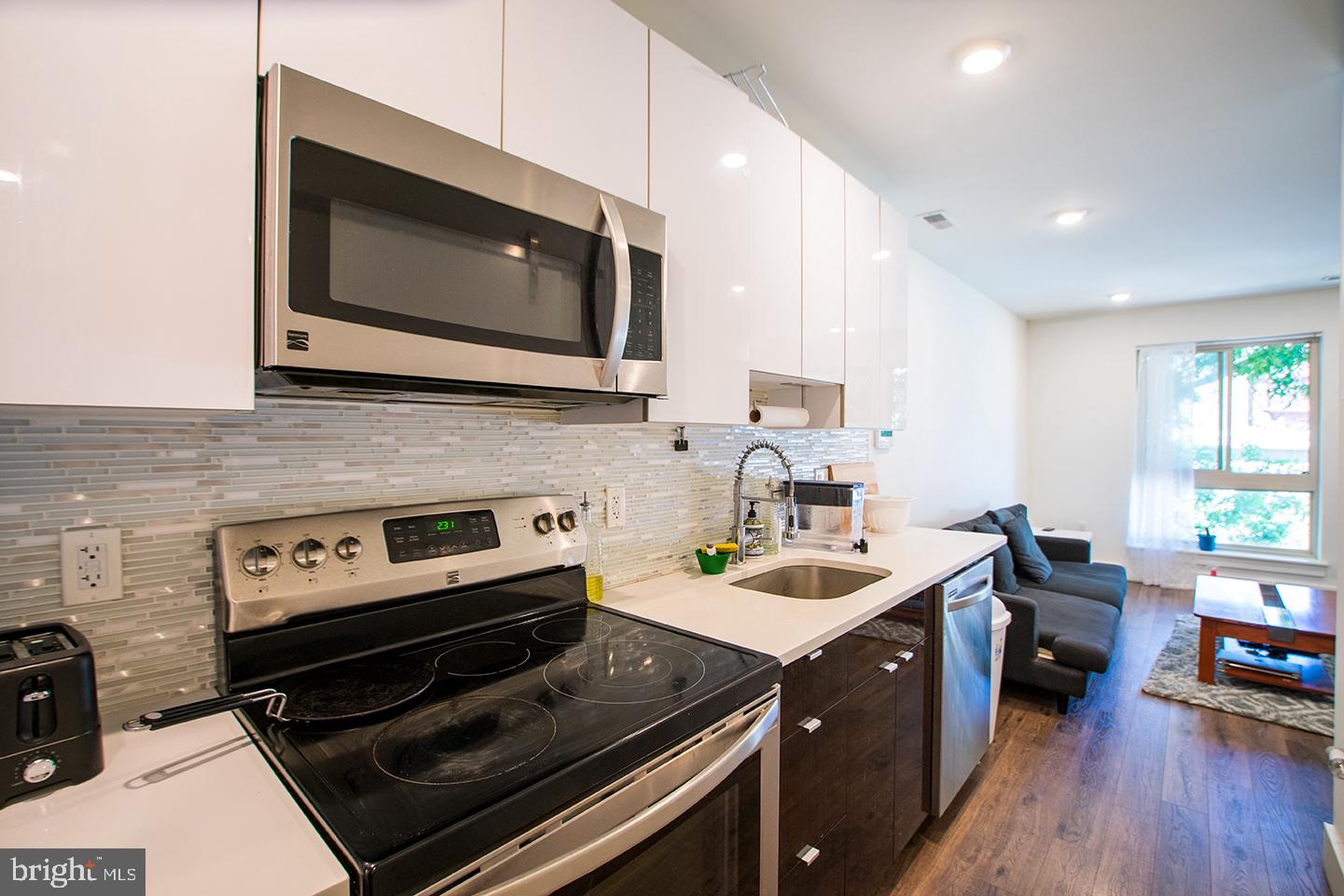 POINT BREEZE - Residential Lease