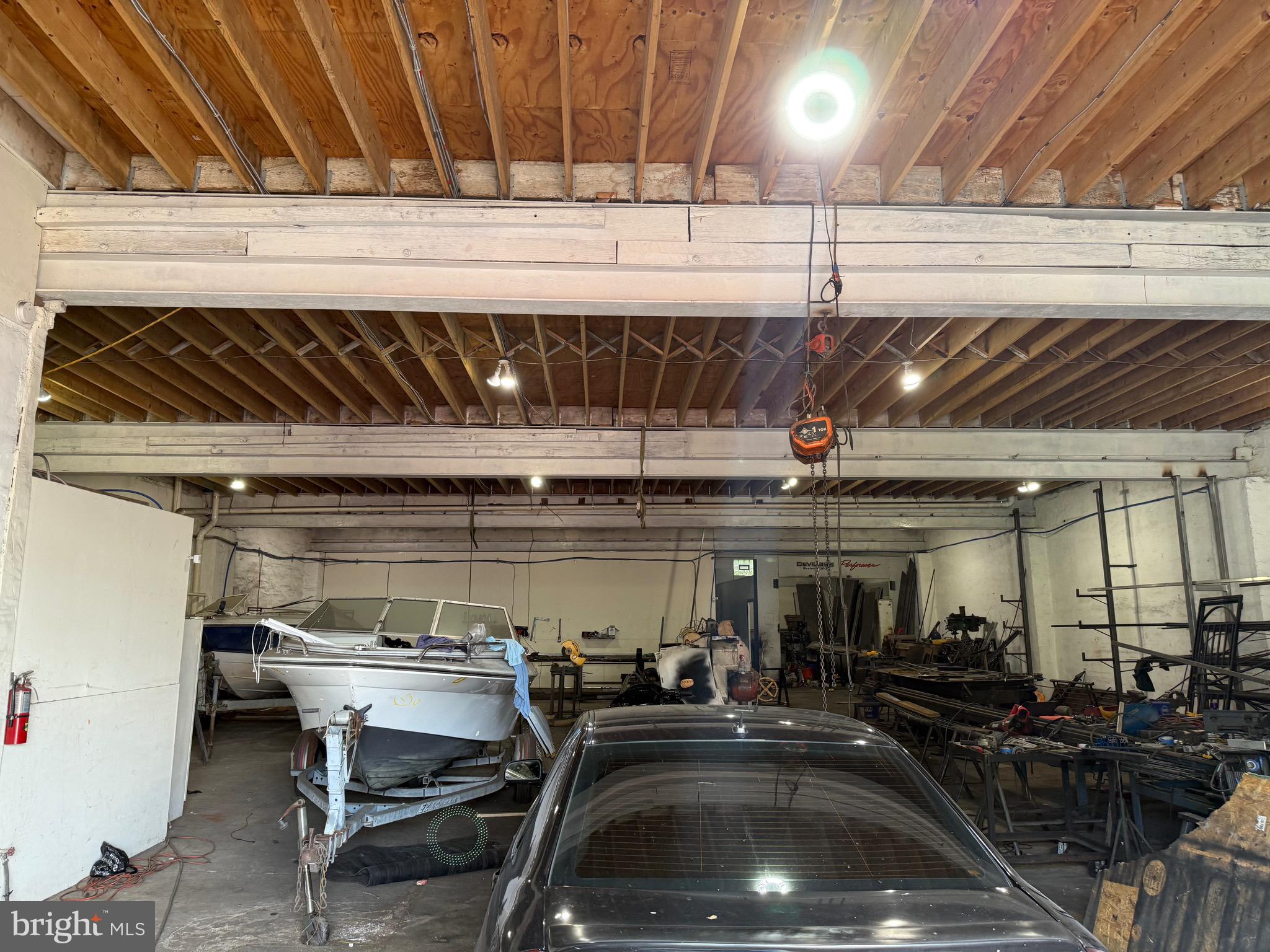 HUNTING PARK - Commercial Sale