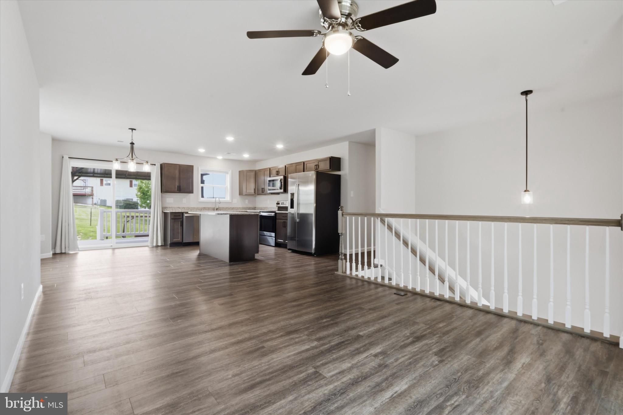 338 GRANDVIEW AVENUE AVENUE W