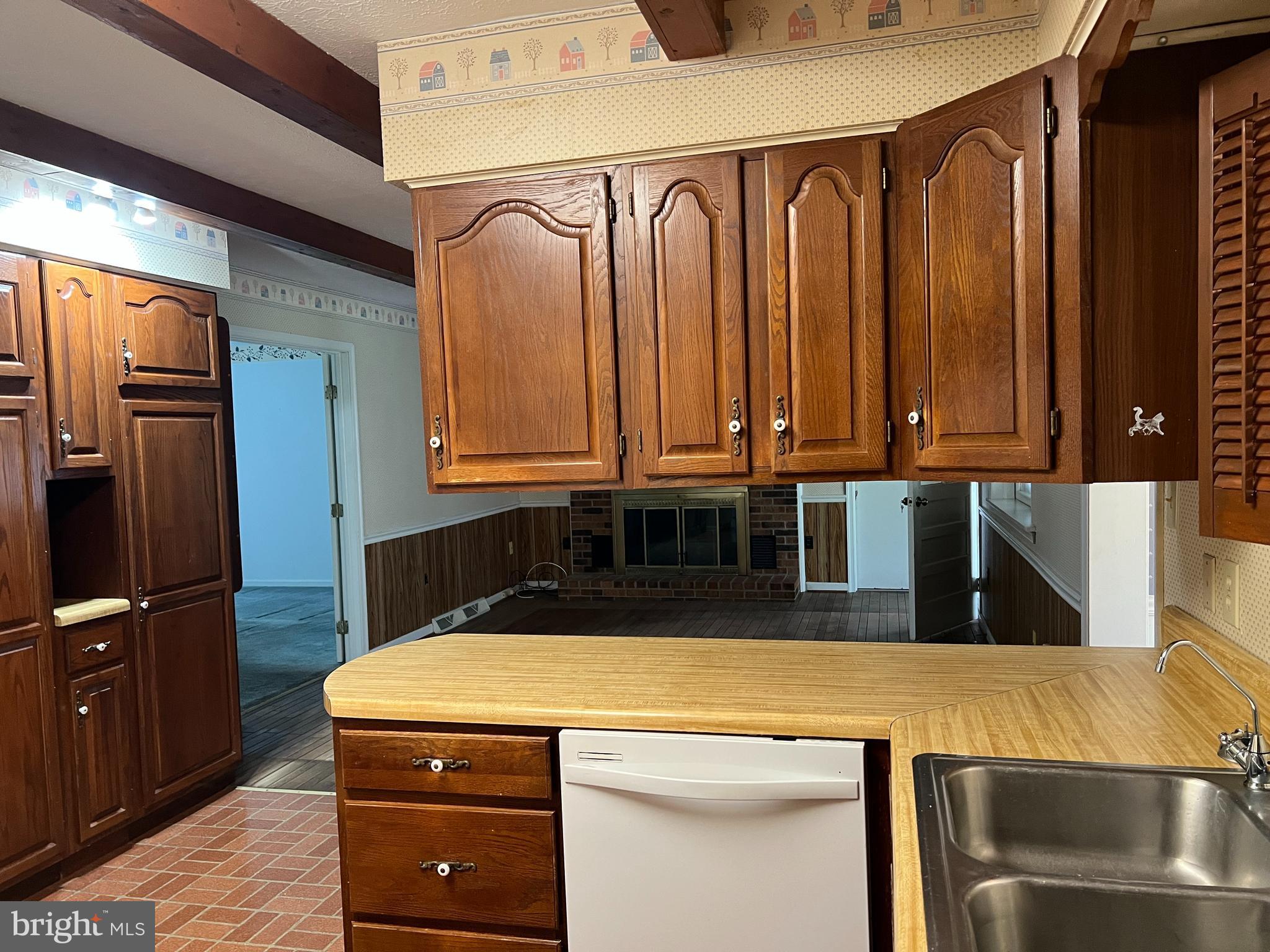 WINDSOR FARMS - Residential