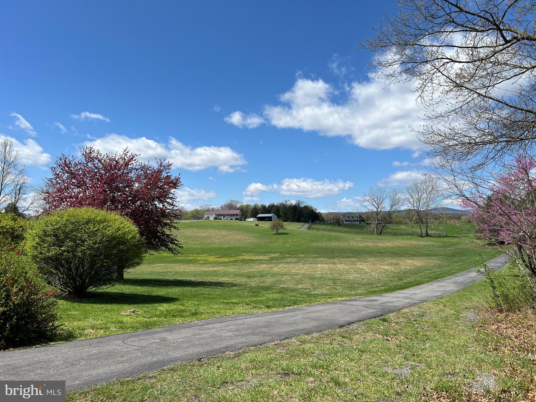 WINDSOR FARMS - Residential