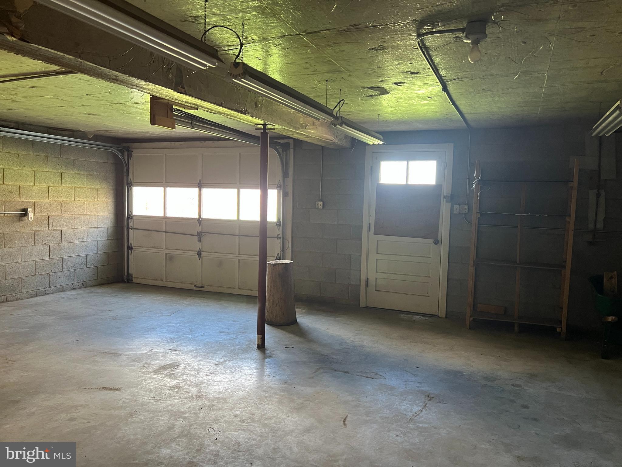 WINDSOR FARMS - Residential