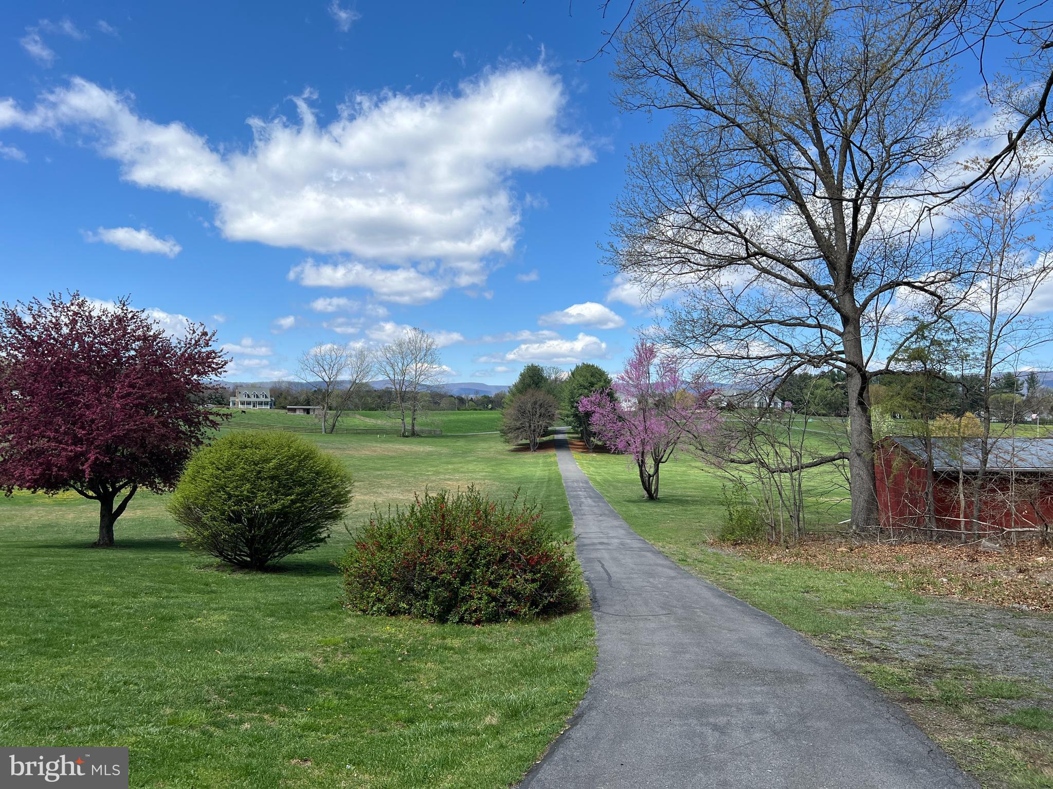 WINDSOR FARMS - Residential