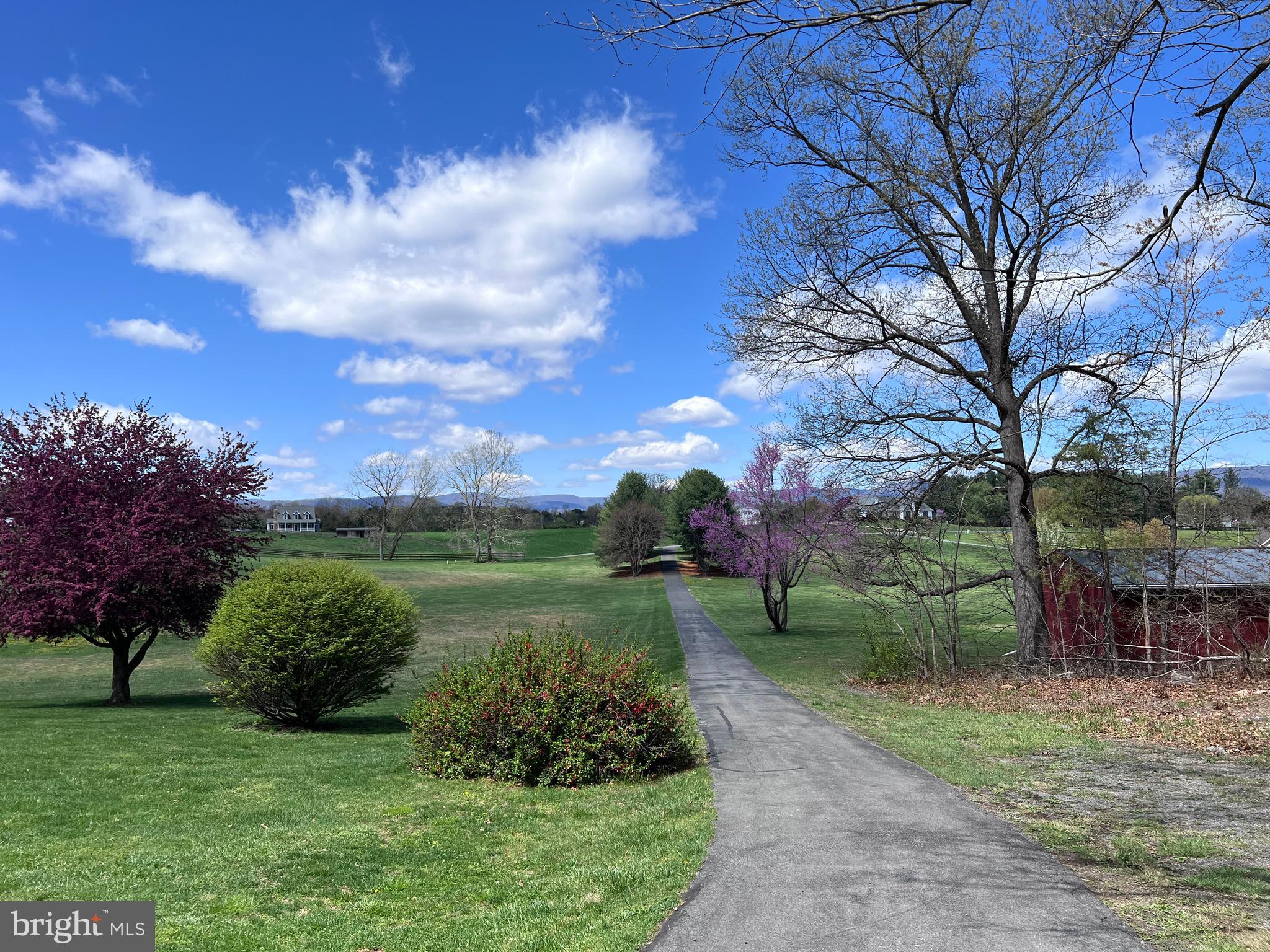 WINDSOR FARMS - Residential