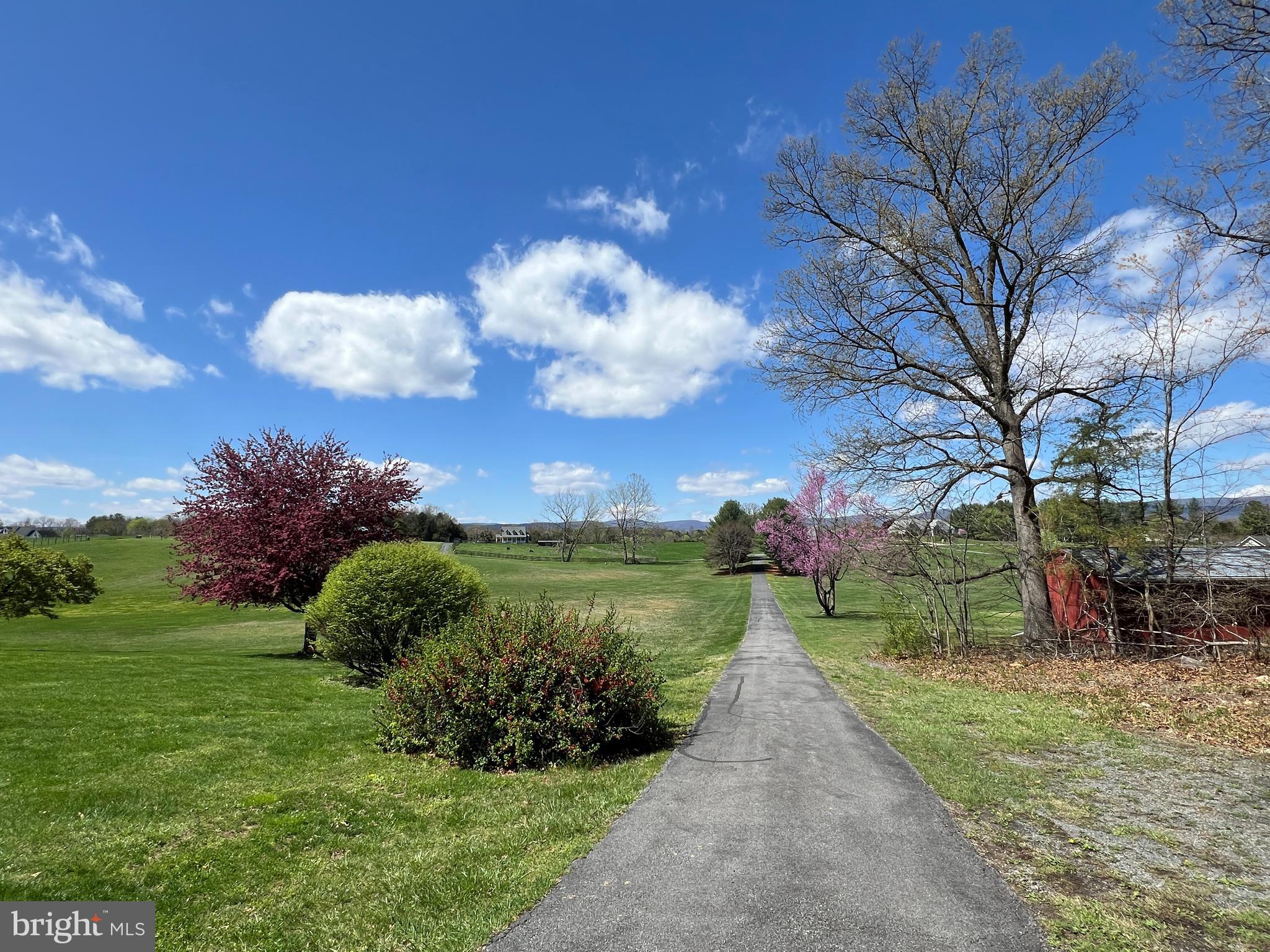 WINDSOR FARMS - Residential